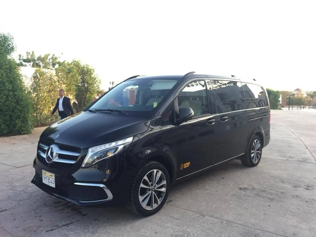 Mercedes-Benz V250 with driver